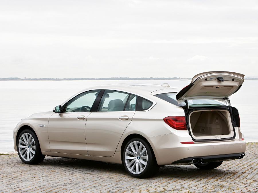  BMW 550i Gran Turismo 2009 года  (фото 16 из 22)